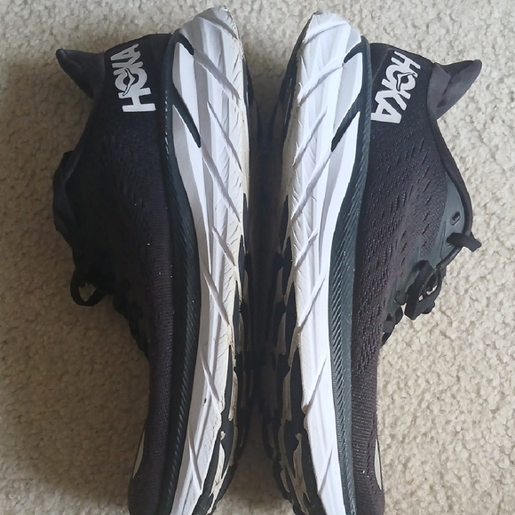 Women's Hoka Black & White Clifton 8 Running Shoes - Picture 5 of 8